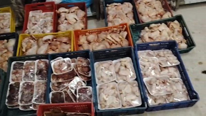 بتوجيهات محافظ قنا، حملة مكبرة تضبط 380 كيلو من اللحوم الفاسدة