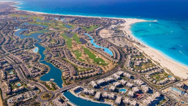 المتر بمليون جنيه .. والفيلا بـ800 مليون .. الساحل الشمالي يحرّك السوق العقاري بمصر