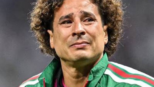أوتشوا يعلن اعتزال اللعب الدولي بعد مسيرة تاريخية مع منتخب المكسيك