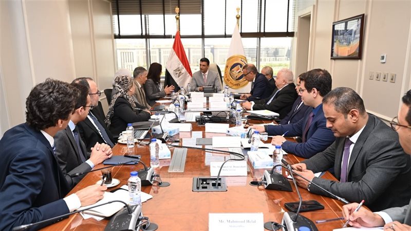 وزير الصناعة: نرحب بمبادرة التحول إلى الطاقة الشمسية