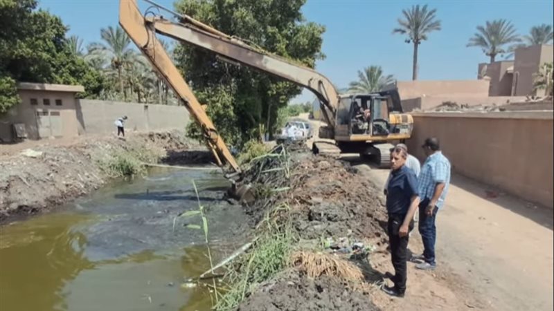 تمساح شبرامنت يثير القلق، استمرار أعمال التمشيط بمصرف حوض الجنينة