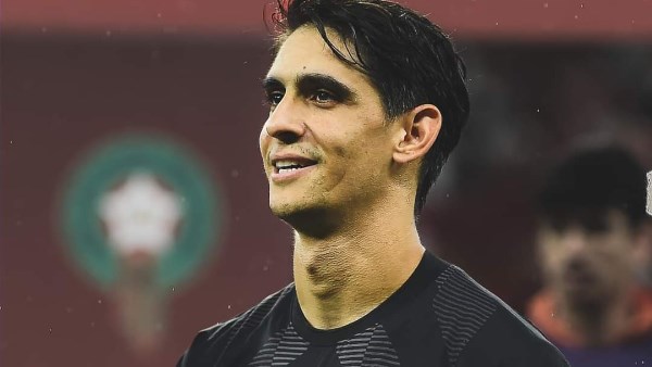 الهلال يدرس التضحية بياسين بونو.. قرار مفاجئ لتوفير مكان لأجنبي جديد