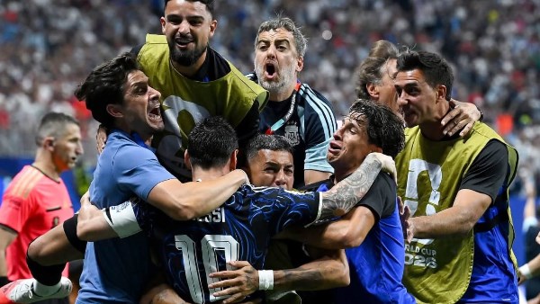 رجل مباراة الأرجنتين وإنجلترا في كأس العالم 2026