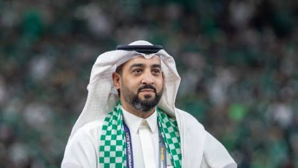 خالد العيسى يُعلن استقالته من رئاسة الأهلي السعودي