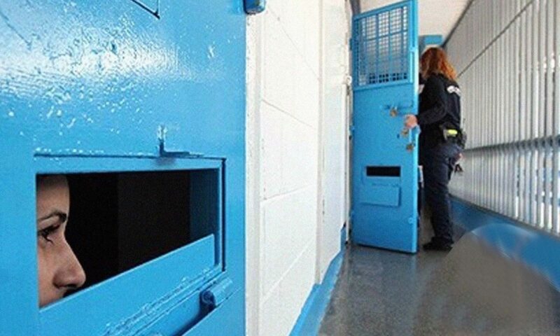 الاحتلال يصعّد سياسة العزل الانفرادي بحق الأسيرات في سجن “الدامون”
