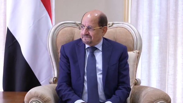 رئيس الوزراء اليمني: هجمات الحوثيين في البحر الأحمر تنفذ أجندة إيرانية وتهدد الملاحة العالمية