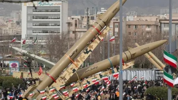 بكين تنفي الصفقة.. إيران تعزز دفاعاتها بمنظومات صينية وسط تصعيد عسكري مع واشنطن