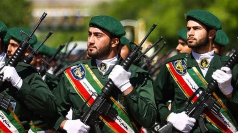 الحرس الثوري يعلن مقتل عدد من عناصره في غارة جوية استهدفت آبادان