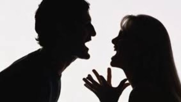 محامٍ بالنقض: الآباء والأمهات أكثر المتضررين من فشل زيجات الأبناء