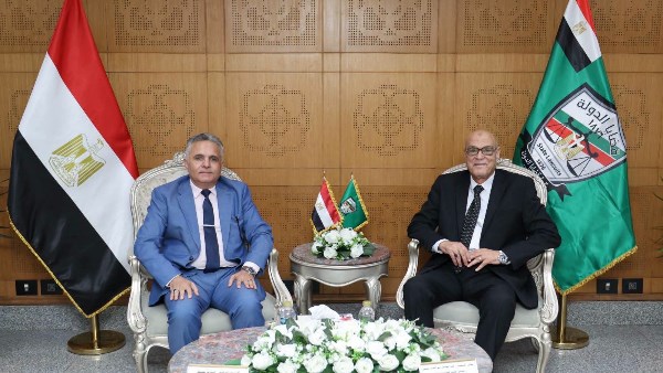 خلال تهنئته.. رئيس قضايا الدولة يبحث مع رئيس جامعة السويس تعزيز التعاون المشترك