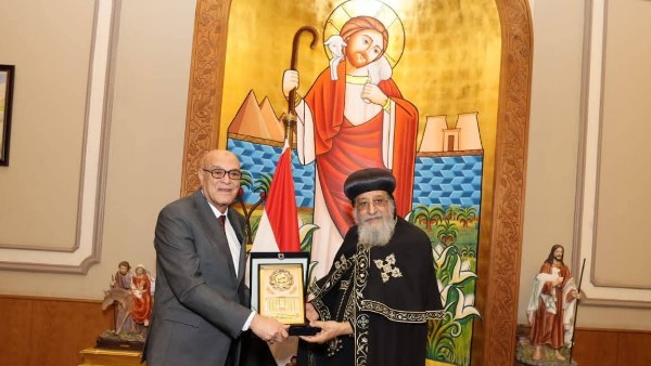 أبو العزم يزور البابا تواضروس الثانى لتعزيز التعاون بين «قضايا الدولة» والكنيسة