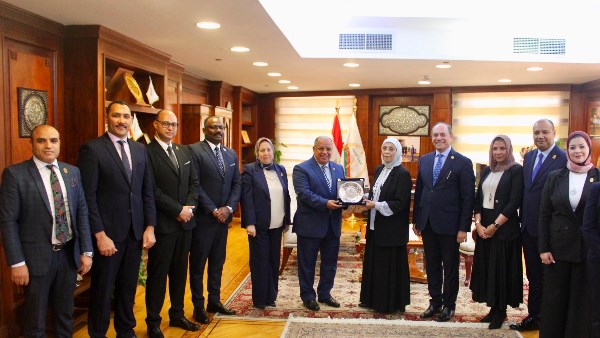 النيابة الإدارية تستقبل وفدا من رئيس وأعضاء مجلس إدارة النادي البحري بالإسكندرية