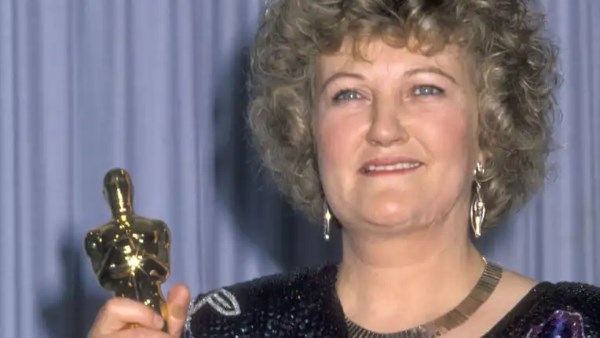 رحيل بريندا فريكر.. نجمة Home Alone 2 والحائزة على الأوسكار تفارق الحياة عن عمر 81 عاما