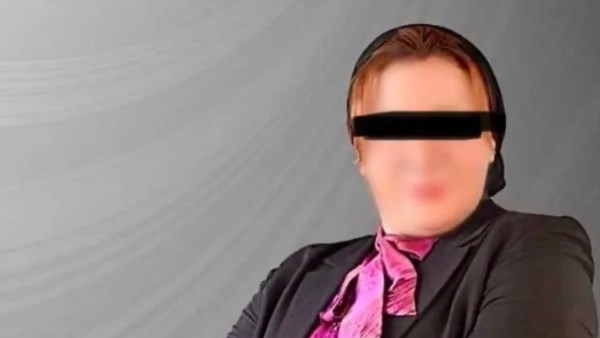 مشادة مع الجيران بسبب الكاميرات.. فيديو جديد لمحامية الإسكندرية المتهمة بقتل والدتها
