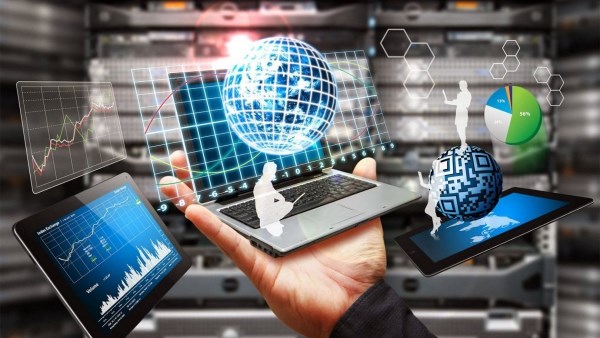 لا تمنعوا التكنولوجيا.. خبير يوضح الطريق الآمن لحماية الأطفال في الفضاء الرقمي