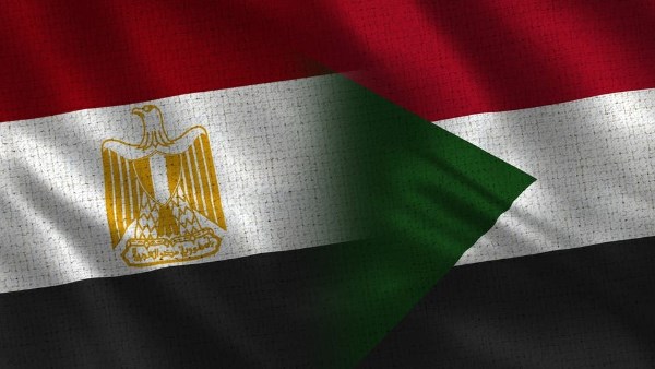 مصر والسودان تبحثان تعزيز العلاقات الثنائية وتكثيف التنسيق بشأن تطورات الأزمة السودانية