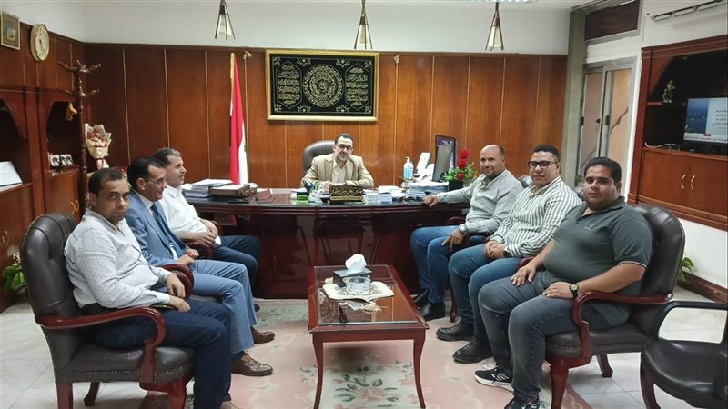 محافظ الدقهلية يراقب أعمال اللجنة المفاجئة للكشف عن المخدرات بشركة كهرباء طلخا