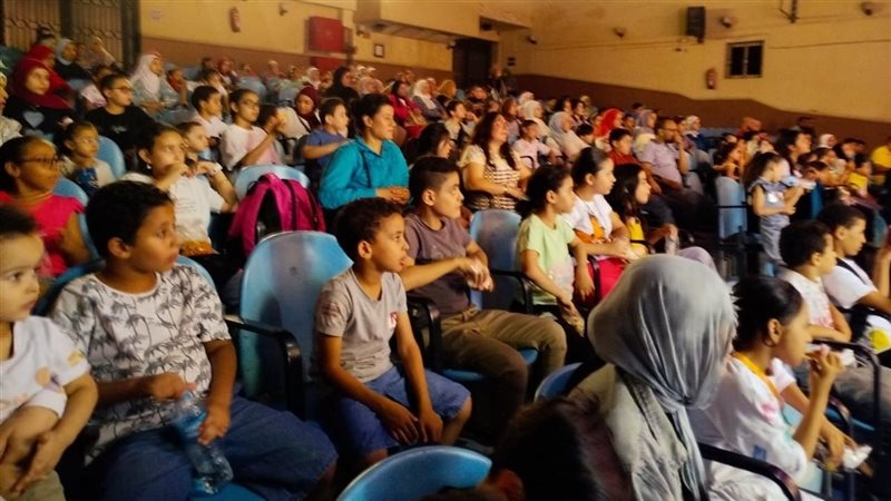 محافظ أسيوط: إقبال جماهيري كبير على العرض المسرحي “قصر الأحلام” بقصر الثقافة