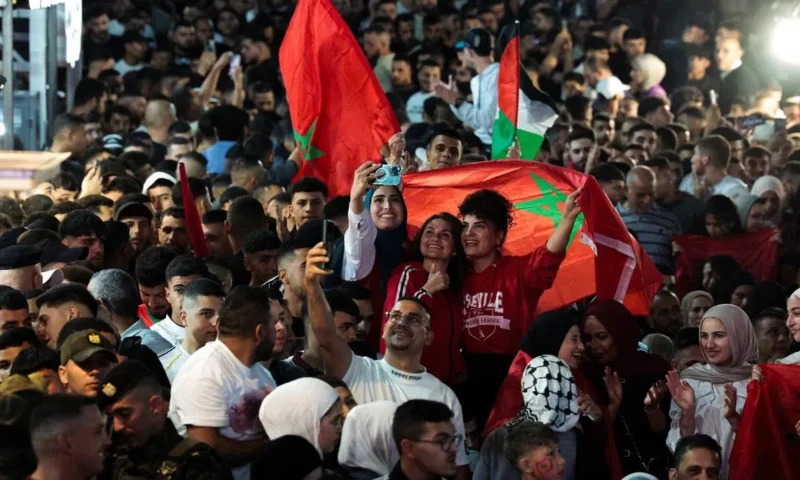 غضب إسرائيلي من حضور فلسطين في احتفالات الجماهير المغربية بكأس العالم