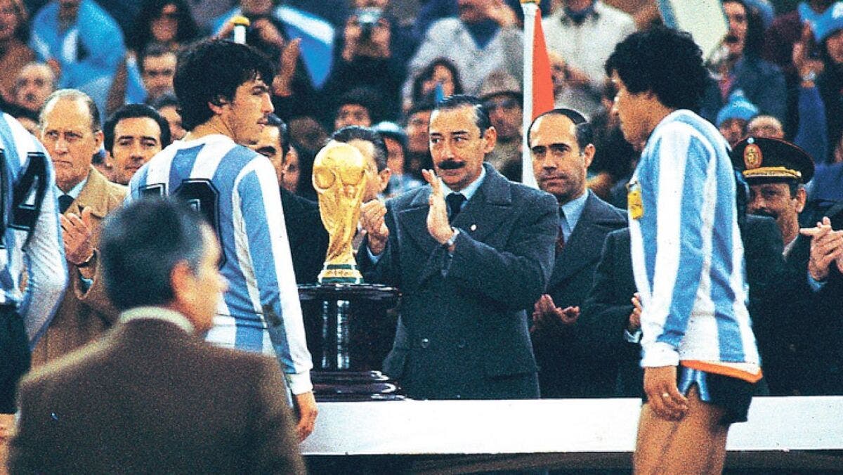 أحدهم قتل 20 ألفا.. أغرب قادة دول حضروا نهائي كأس العالم 