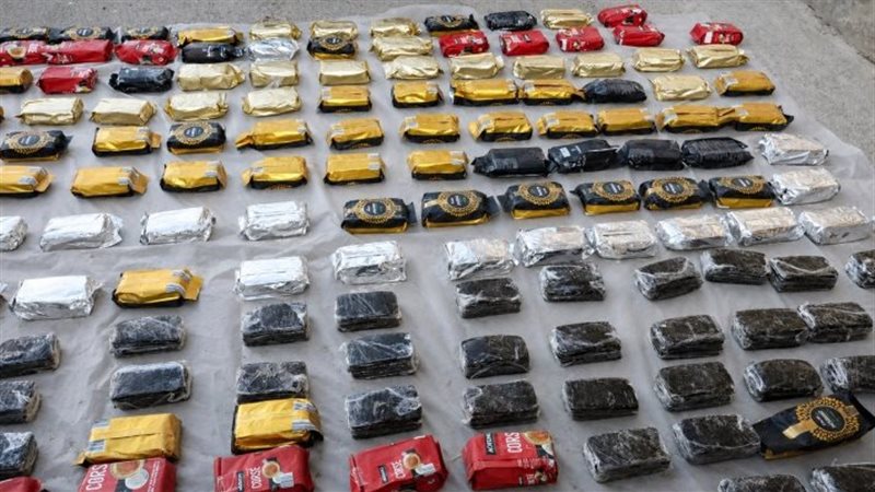 ضربة أمنية بـ 125 مليون جنيه، ضبط طنين من المخدرات بحوزة تشكيل عصابي في السويس (صور)