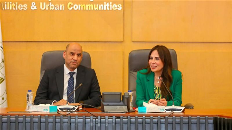 وزيرا الإسكان والعمل يبحثان تعزيز التعاون لتأهيل العمالة الفنية