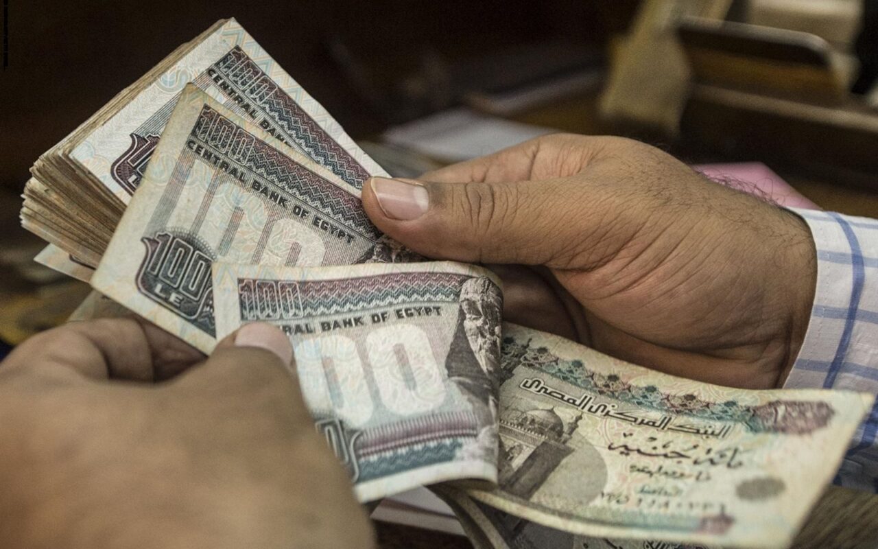 بقيمة 25 مليون جنيه.. حبس 5 أشخاص لاتهامهم بالاتجار فى عملات أجنبية