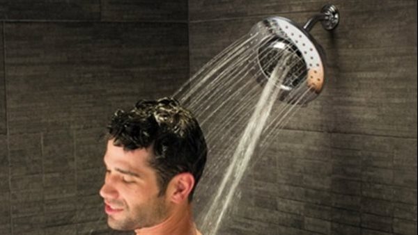 هل غسل الجمعة يغني عن الوضوء للصلاة؟.. علي جمعة يحسم الجدل
