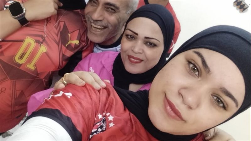 منة عبد العزيز الأولى بالتعليم الفني من القليوبية: ذاكرت 20 ساعة يوميًا واحتفلت بتيشيرت منتخب مصر