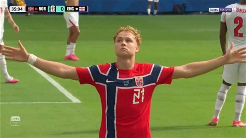 النرويج يتقدم علي إنجلترا بهدف بعد مرور 35 دقيقة في كأس العالم (فيديو)