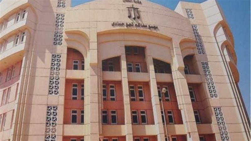 السجن عامين لمرشد سياحي تحرش بسائحة بريطانية داخل معبد دندرة بقنا