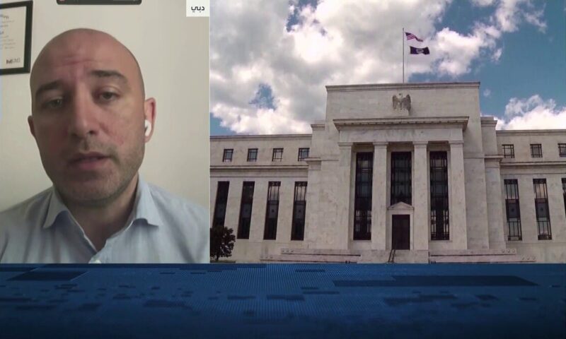 “فايستون” للعربية: الفيدرالي لن يخفض الفائدة قبل ضمان هبوط التضخم لمسار الـ 2%
