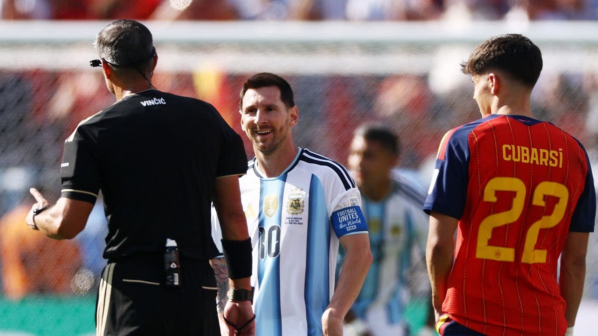 حكم نهائي كأس العالم يكشف تفاصيل اشتباكه مع ميسي