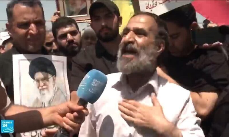 نحيب وعويل في وداع علي خامنئي… وتباين في الموقف من المفاوضات مع الولايات المتحدة
