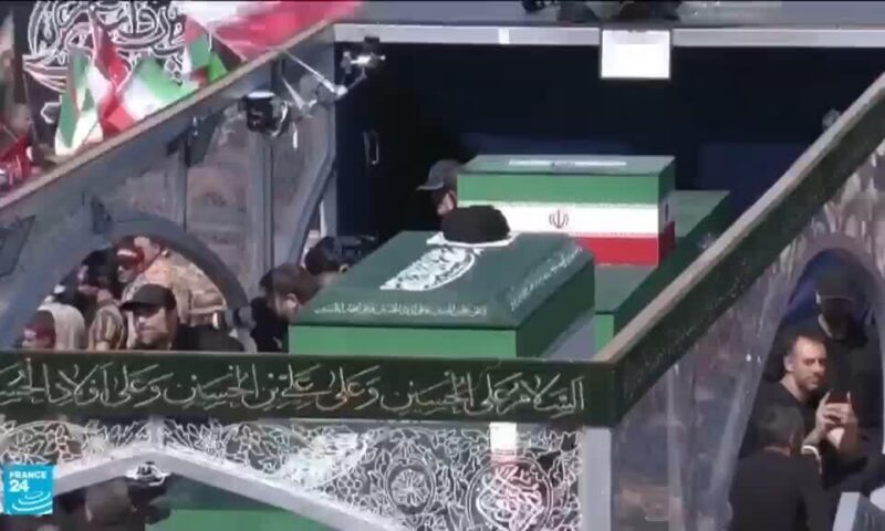 حشود واسعة تشارك في مراسم جنازة علي خامنئي في العراق