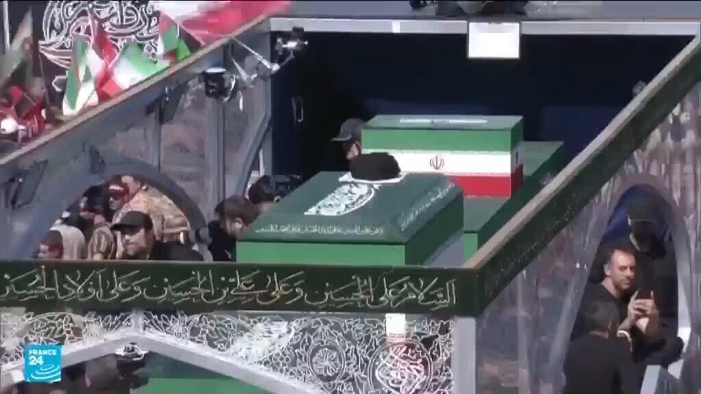 حشود واسعة تشارك في مراسم جنازة علي خامنئي في العراق