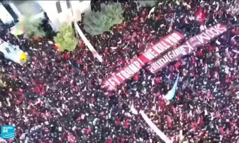 “ترامب سنقتلك”.. هتافات الانتقام تهيمن على الوداع الأخير لعلي خامنئي في مشهد