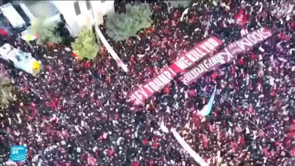 “ترامب سنقتلك”.. هتافات الانتقام تهيمن على الوداع الأخير لعلي خامنئي في مشهد