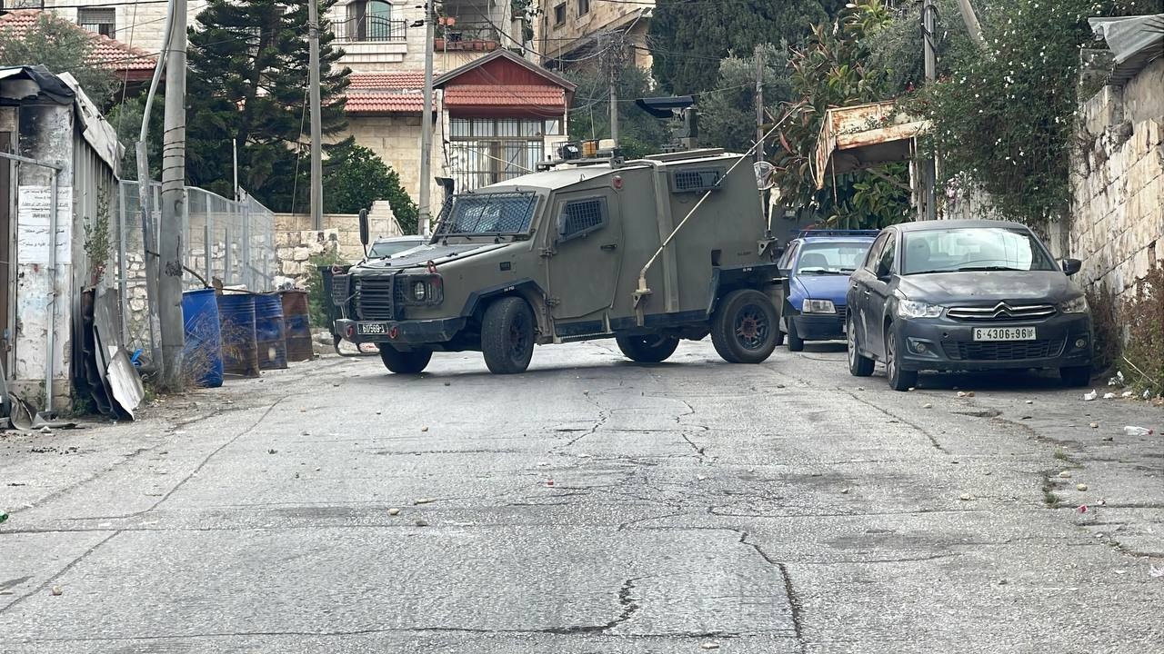 اعتقالات واسعة خلال مداهمات واقتحامات في الضفة