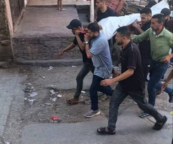 الاحتلال يقصف جنازة في مخيم النصيرات ويوقع 8 شهداء و19 مصابًا