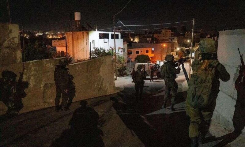 الاحتلال يقتحم مدنا وبلدات بالضفة ويعتقل فلسطينيين في جنين