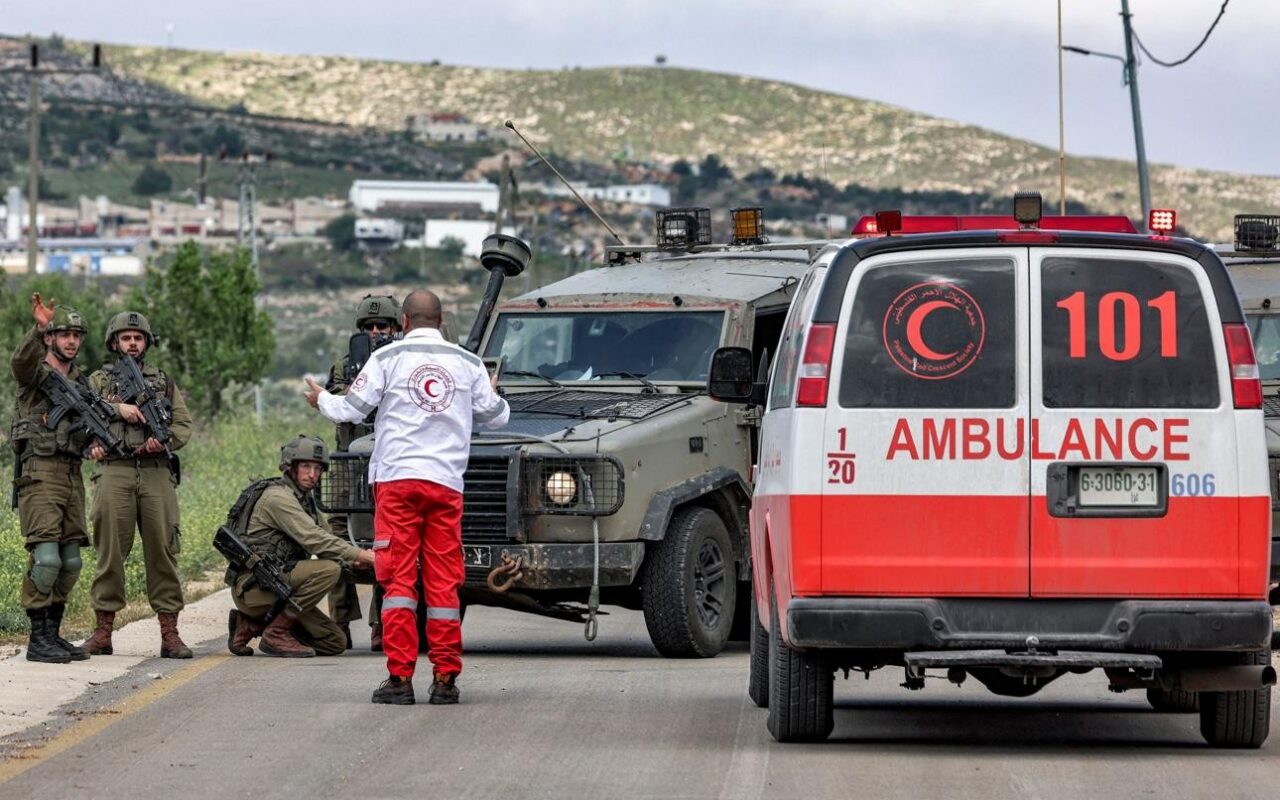 بينهم أطفال ونساء.. إصابة 7 فلسطينيين في اعتداء للمستوطنين على مسافر يطا