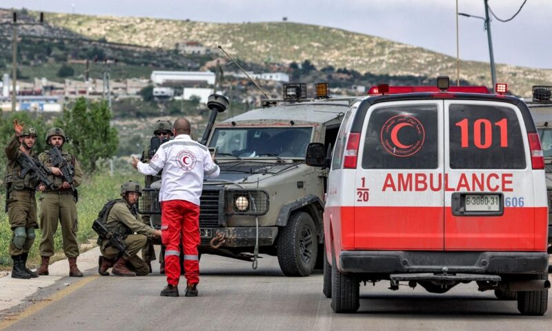 بينهم أطفال ونساء.. إصابة 7 فلسطينيين في اعتداء للمستوطنين على مسافر يطا