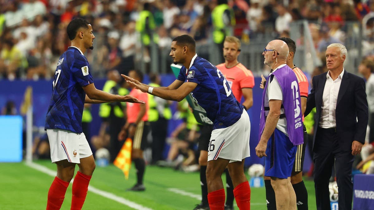 تشيلسي يتفق مع مدافع منتخب فرنسا