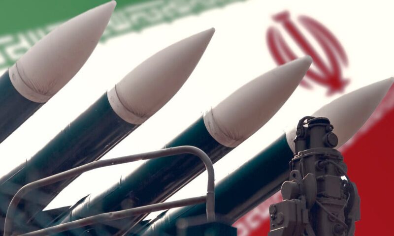 الإمارات وقطر والبحرين تتعامل مع اعتداءات صاروخية ومسيرات إيرانية