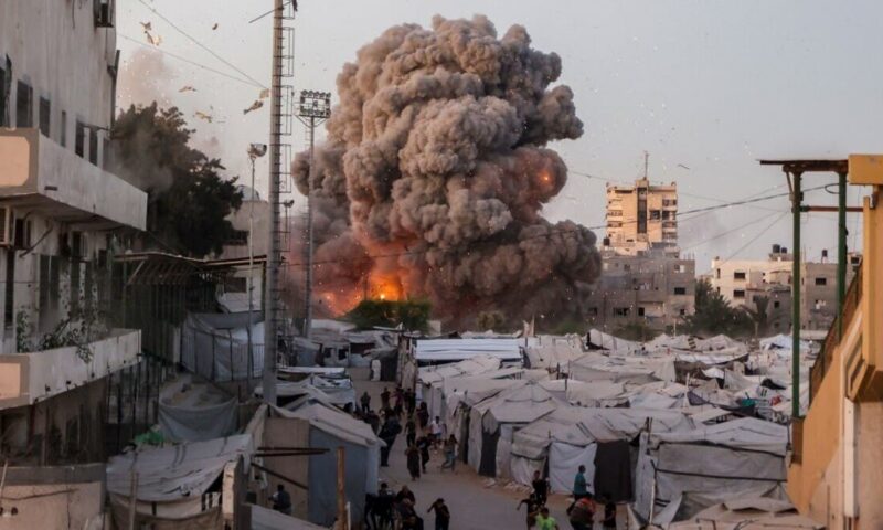 الجيش الإسرائيلي يقصف مسجدا في غزة بذريعة تخزين السلاح فيه