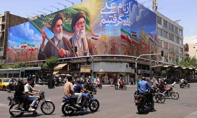 الحرس الثوري يحذر ثانية: أي خطأ سيواجه برد أكثر سحقاً