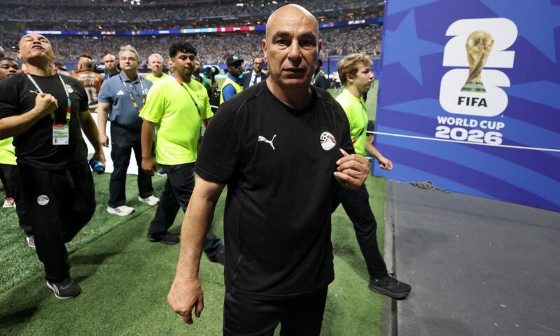 حسام حسن: سأقاطع كأس العالم بعد ظلم مصر في مباراة الأرجنتين
