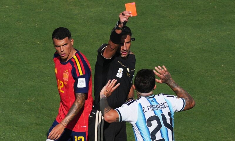 بعد أسبوع من إدارة نهائي كأس العالم.. الحكم فينتشيتش يعلن اعتزاله