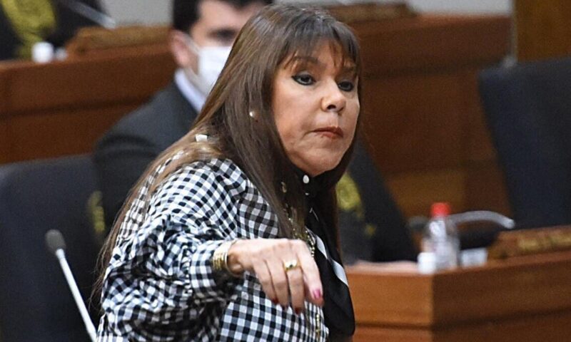 فيديو.. السياسية الباراغويانية تهاجم مبابي: انتبه.. ألقينا برونالدينيو في السجن